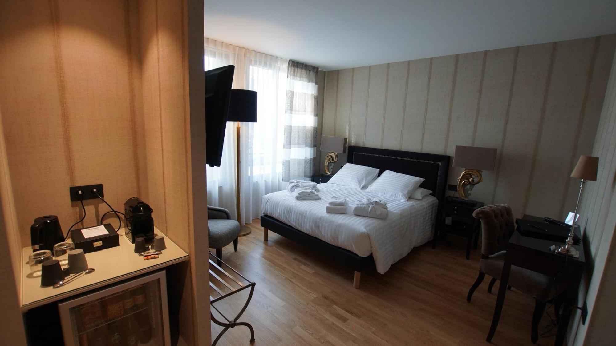 Hotel De Charme L'Oree Du Parc Роман-сюр-Изер Экстерьер фото